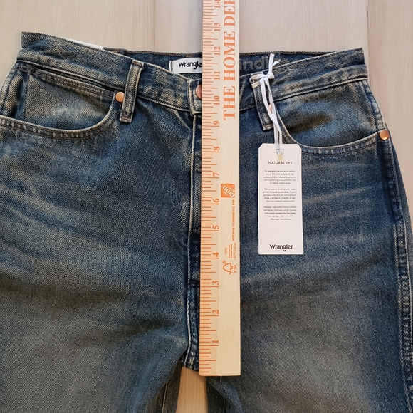 NWT High Rise Bootcut - Picture 3 of 5